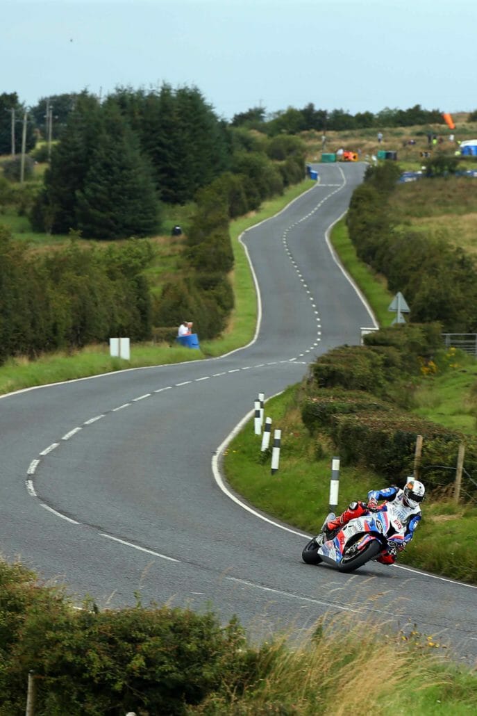 Peter Hickman nicht zu schlagen 33 P90362167 highRes dundrod uk 08th augu