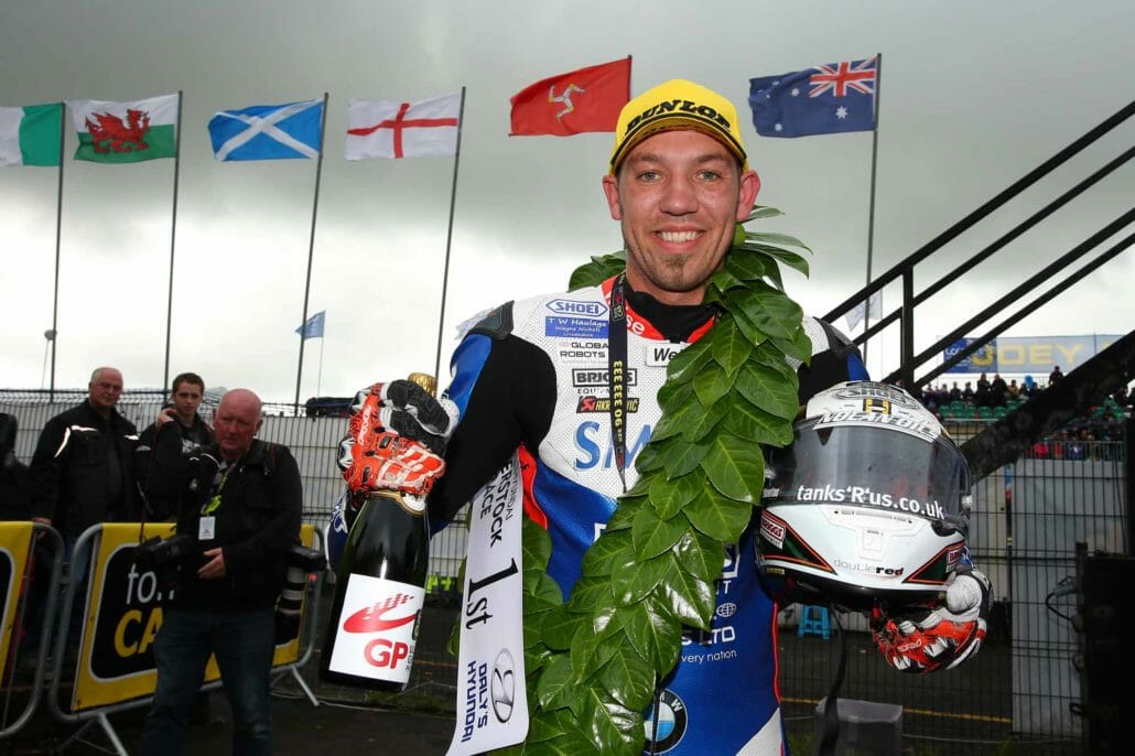 Peter Hickman nicht zu schlagen 35 P90362371 highRes dundrod uk 11st augu