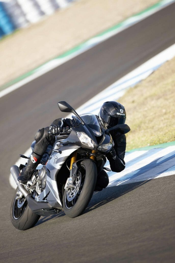 Triumph Daytona 765 Motorcycle News App MotorcyclesNews Motorrad Nachrichten App 10
