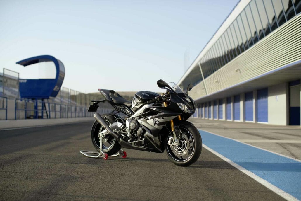 Triumph Daytona 765 Motorcycle News App MotorcyclesNews Motorrad Nachrichten App 12