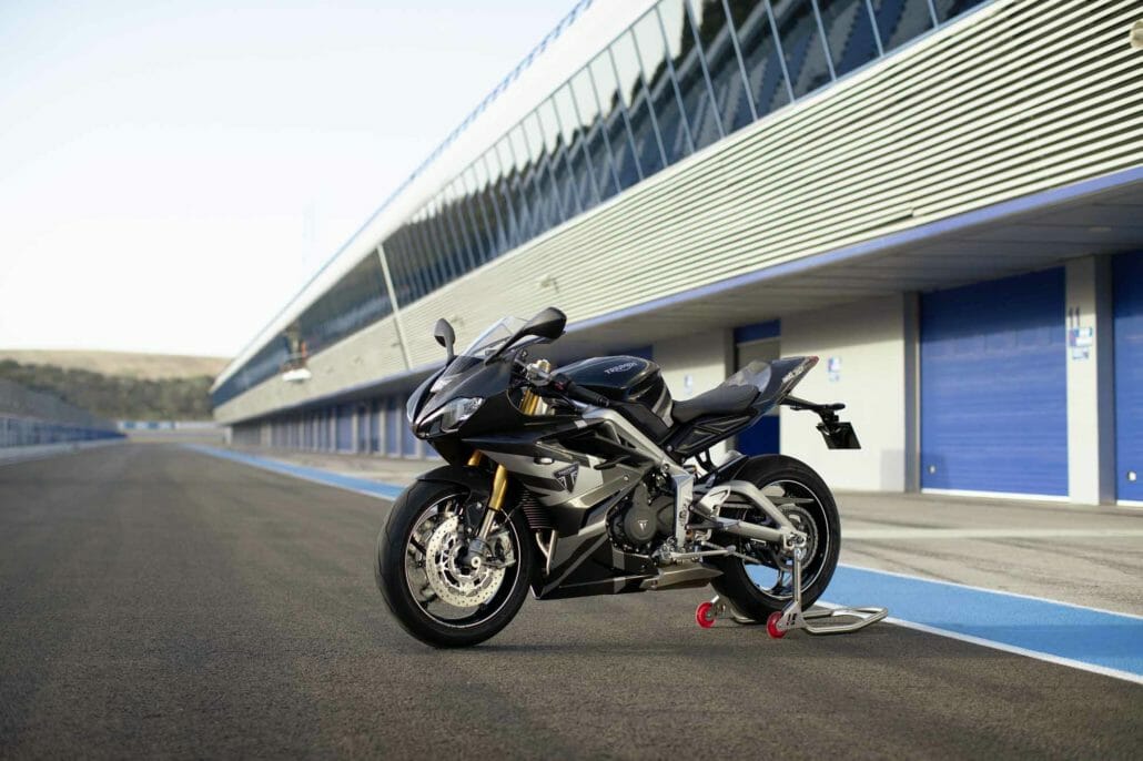Triumph Daytona 765 Motorcycle News App MotorcyclesNews Motorrad Nachrichten App 13