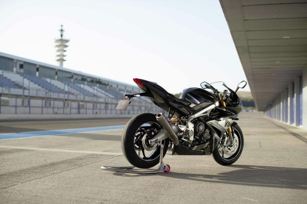 Triumph Daytona 765 Motorcycle News App MotorcyclesNews Motorrad Nachrichten App 14