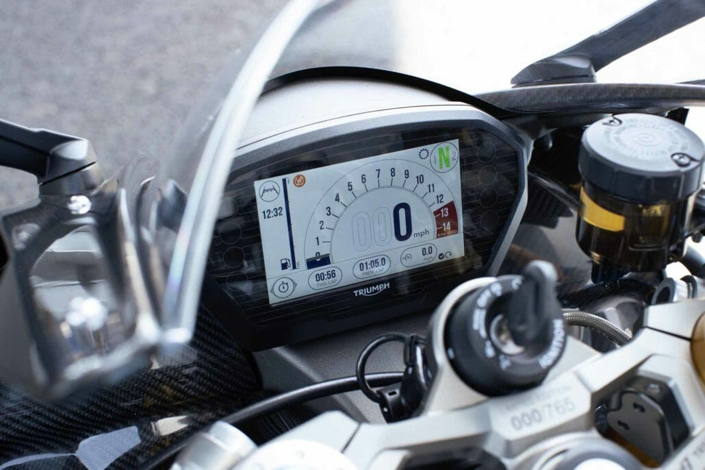 Triumph Daytona 765 Motorcycle News App MotorcyclesNews Motorrad Nachrichten App 29