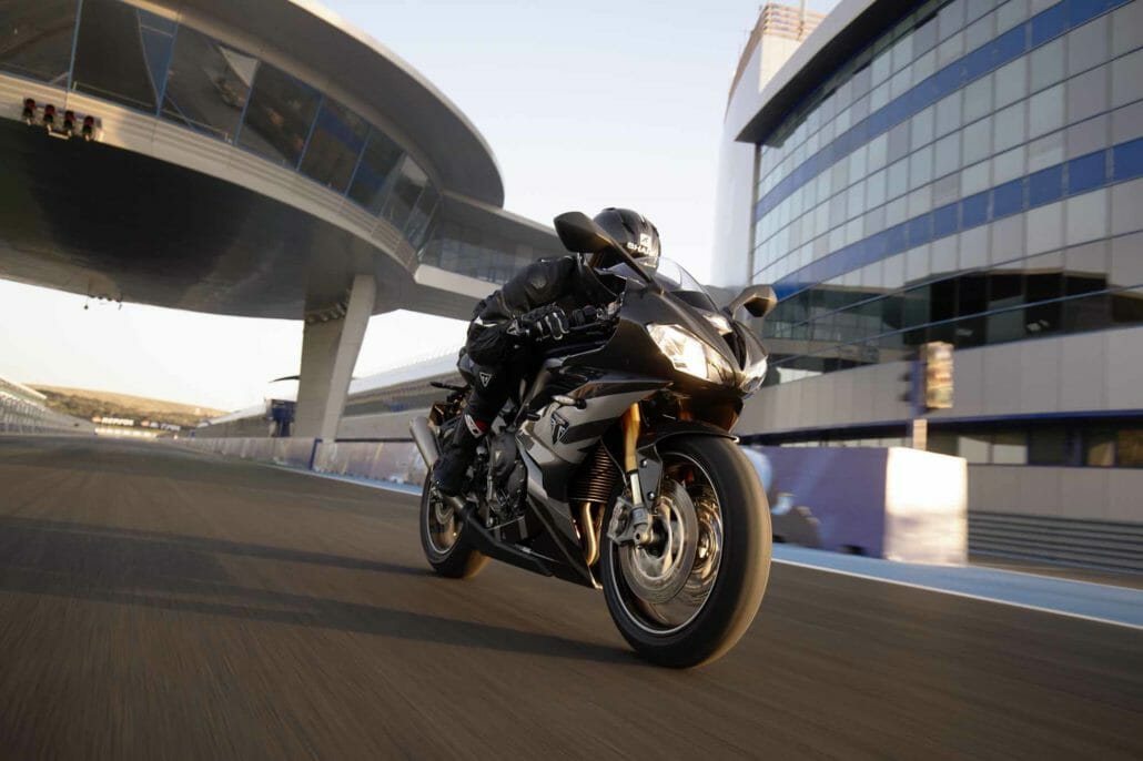 Triumph Daytona 765 Motorcycle News App MotorcyclesNews Motorrad Nachrichten App 3