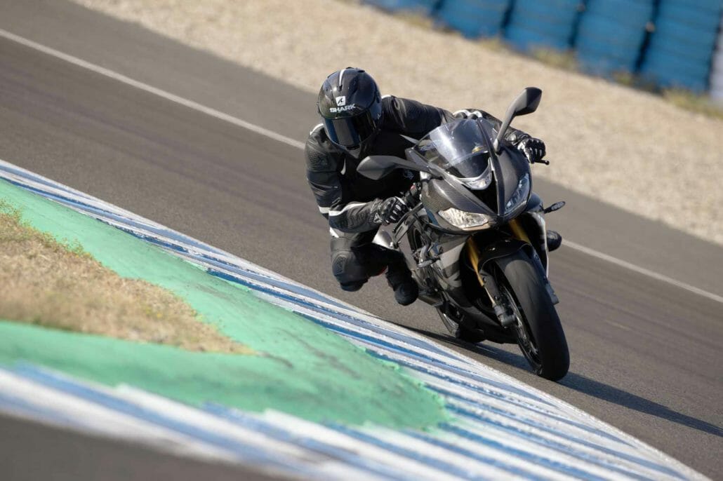 Triumph Daytona 765 Motorcycle News App MotorcyclesNews Motorrad Nachrichten App 4