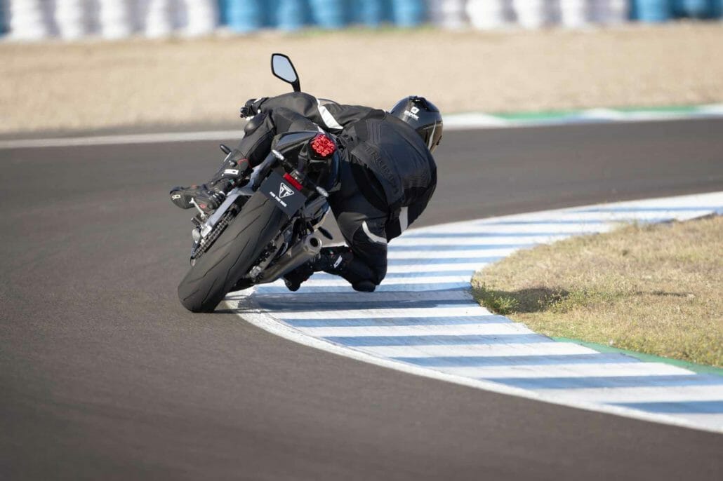 Triumph Daytona 765 Motorcycle News App MotorcyclesNews Motorrad Nachrichten App 8