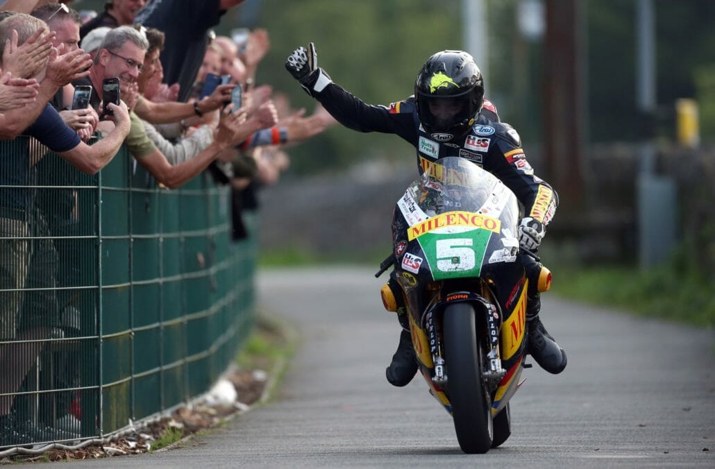 Bruce Anstey gewinnt Lightweight Classic TT 1 a77j6532 8f8f2aaa