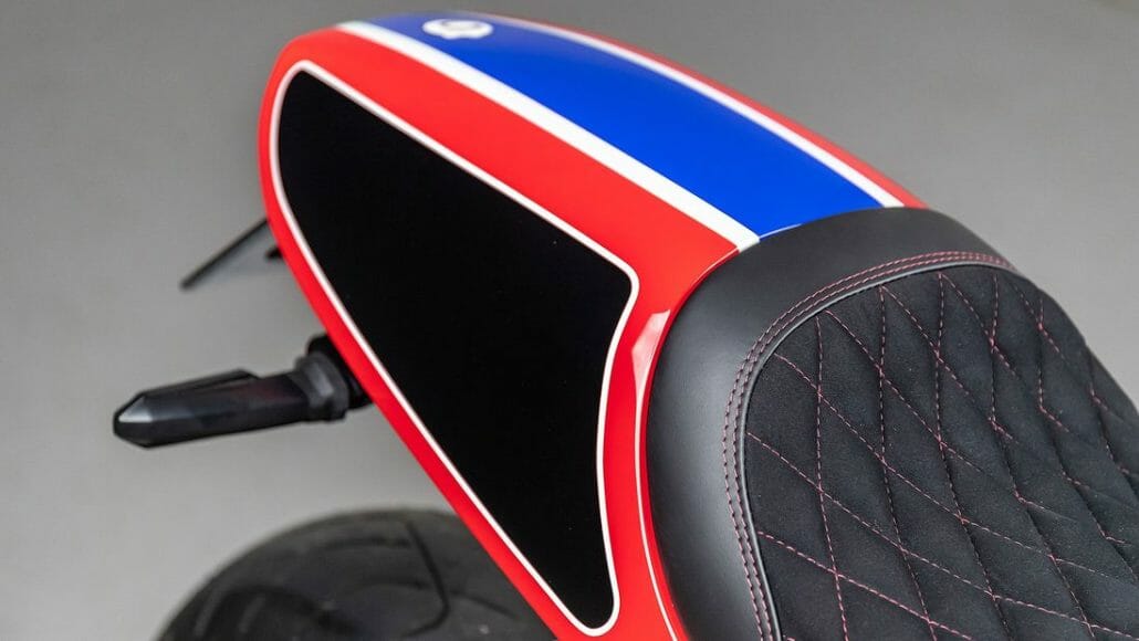 Sondermodell: Honda CB1100 RS 5Four Custom 18 Honda CB1100 RS 5Four Custom Motorcycle News App Motorrad Nachrichten App MotorcyclesNews 36