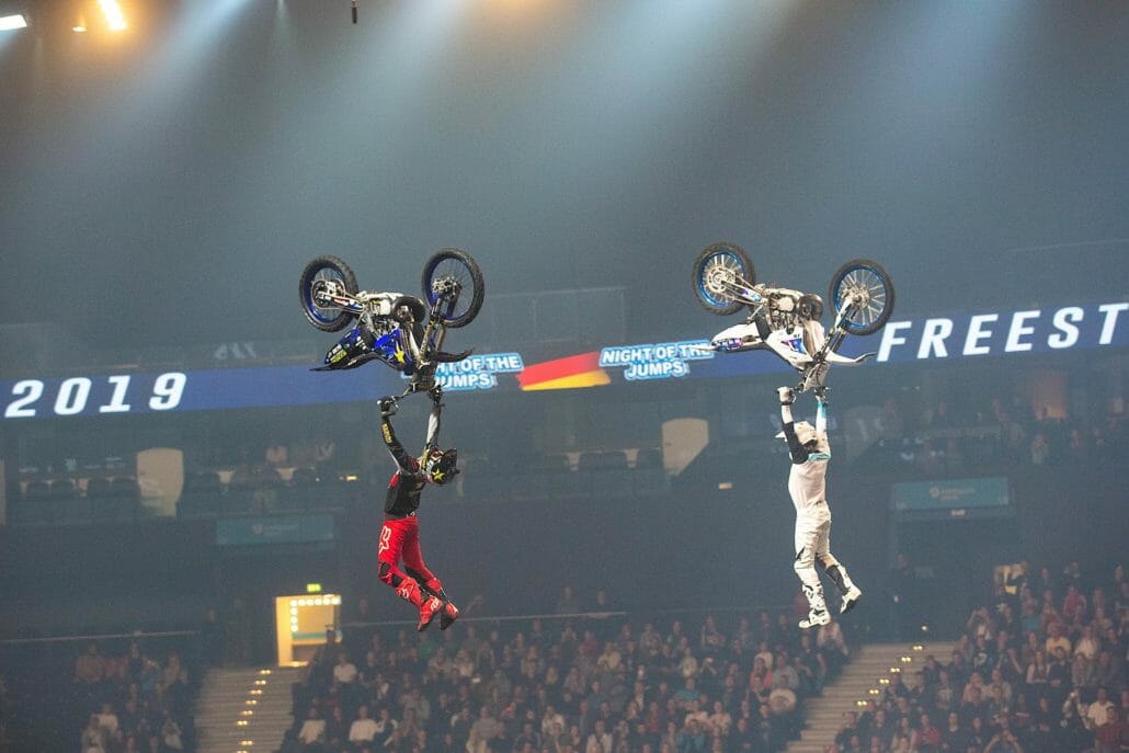 Team Deutschland verteidigt den Titel beim Freestyle of Nations der NIGHT of the JUMPs 3 Jones Bowden Synchro Contest