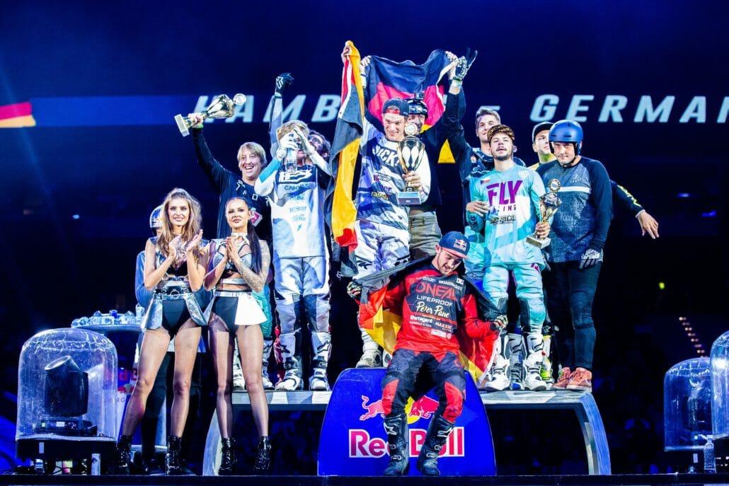 Team Deutschland verteidigt den Titel beim Freestyle of Nations der NIGHT of the JUMPs 6 NOTJ HH Siegerehrung