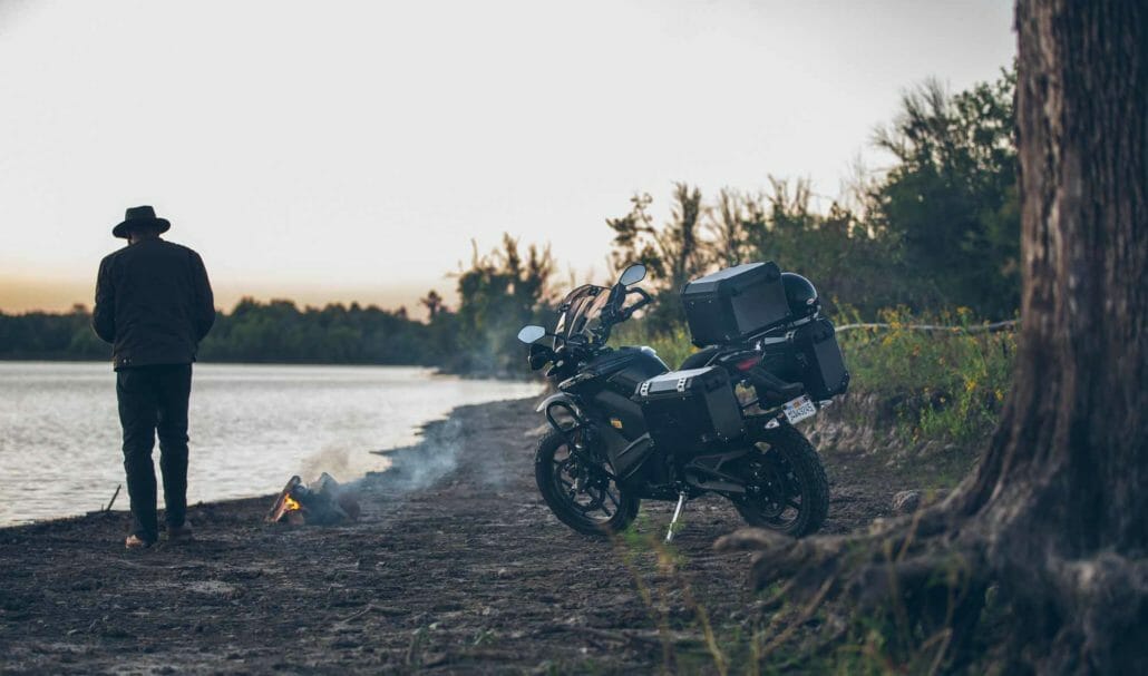 Zero Motorcycles bringt Tourenmaschine weltweit auf den Markt 40 Zero DSR Black Forest Motorcycle News App Motorrad Nachrichten App MotorcyclesNews 11