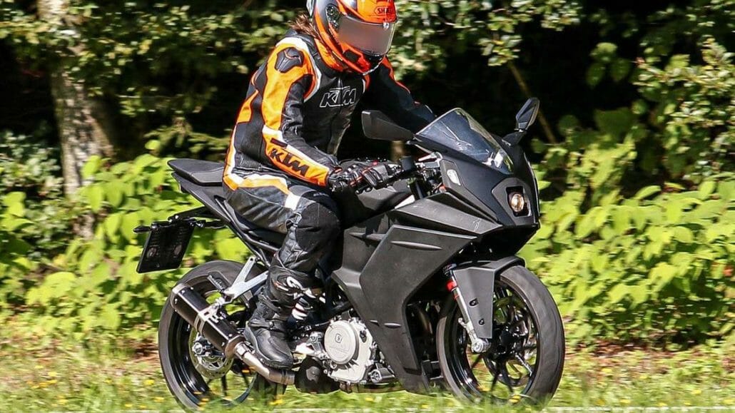 cropped KTM RC 390 2020 Spy Motorcycle News App Motorrad Nachrichten App MotorcyclesNews 1