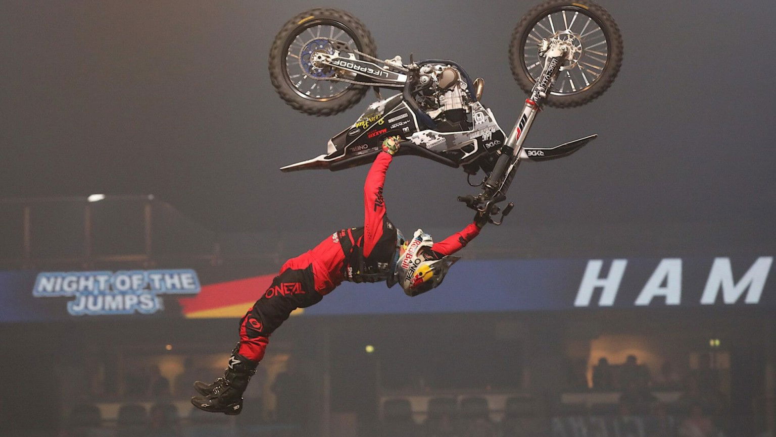 Team Deutschland verteidigt den Titel beim Freestyle of Nations der NIGHT of the JUMPs cropped Luc Ackermann Hartattack Flip 1M8A6721