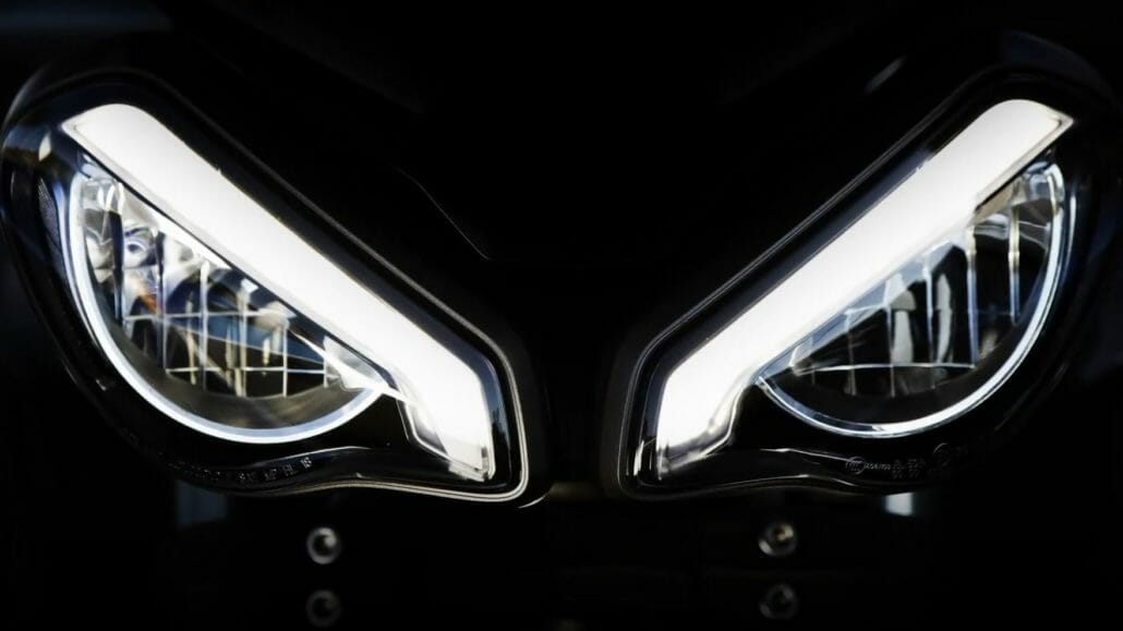 cropped Triumph Street Triple RS 2020 Motorcycle News App Motorrad Nachrichten App MotorcyclesNews 2