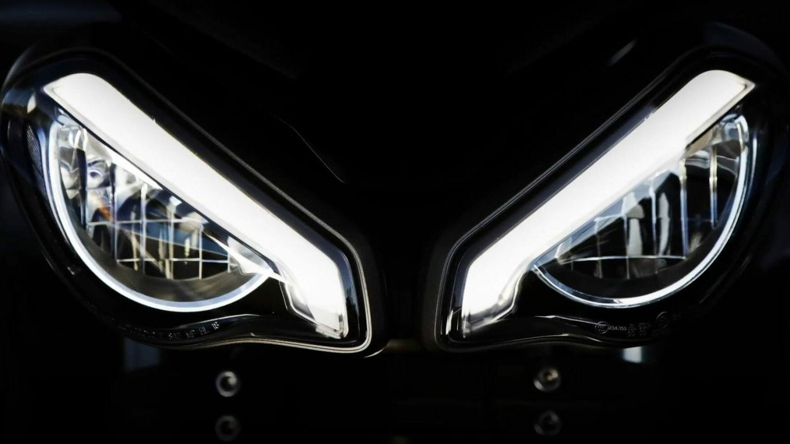 cropped Triumph Street Triple RS 2020 Motorcycle News App Motorrad Nachrichten App MotorcyclesNews 2