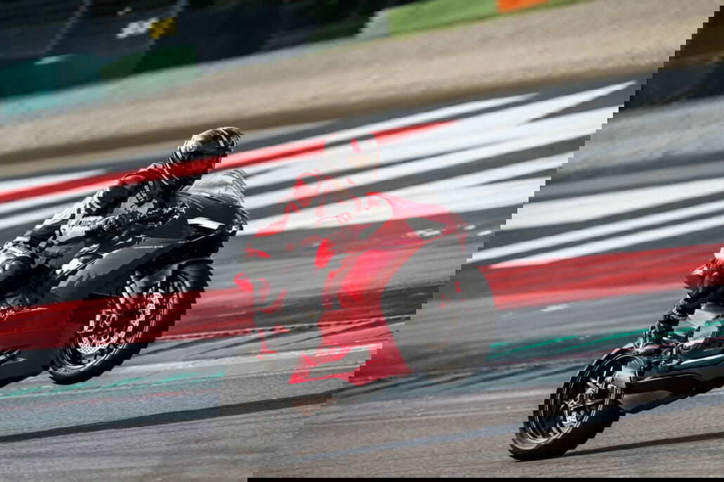 Ducati Panigale V2 Motorcycle News App Motorrad Nachrichten App MotorcyclesNews 22