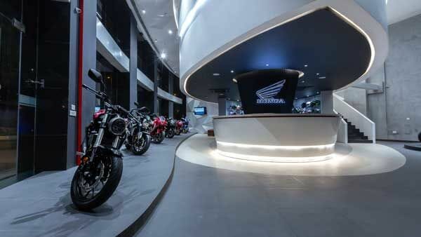 Honda Big Wing Showroom 1