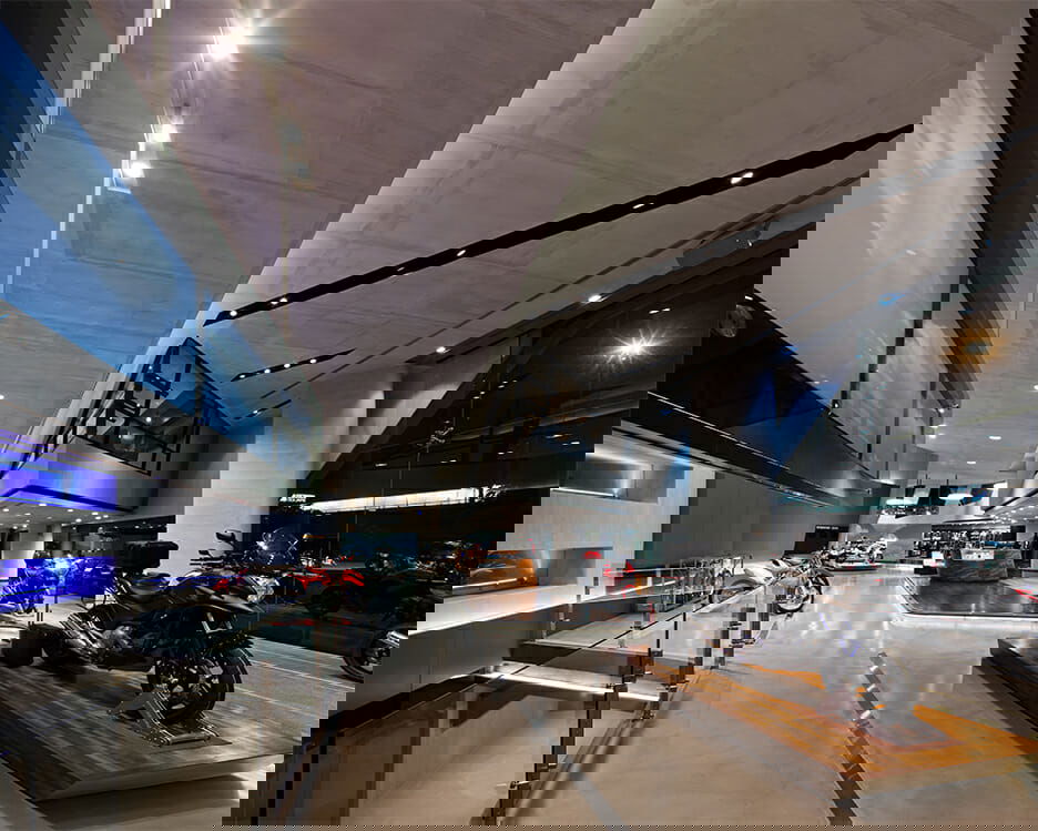 Honda Big Wing Showroom 2