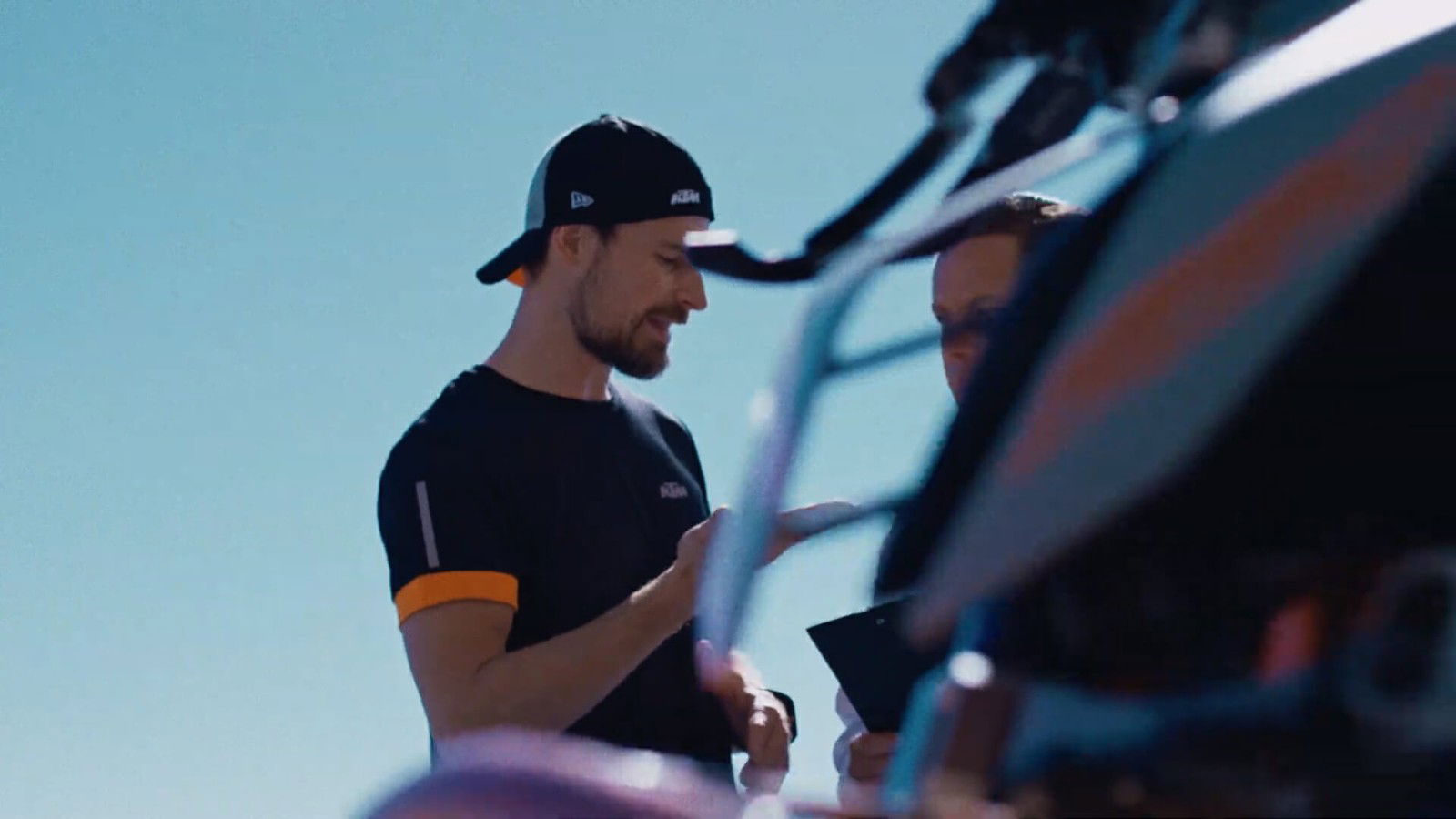 Zweiter Teaser zur kommenden Duke 1 KTM 1260 Duke R Motorcycle News App Motorrad Nachrichten App MotorcyclesNews 8