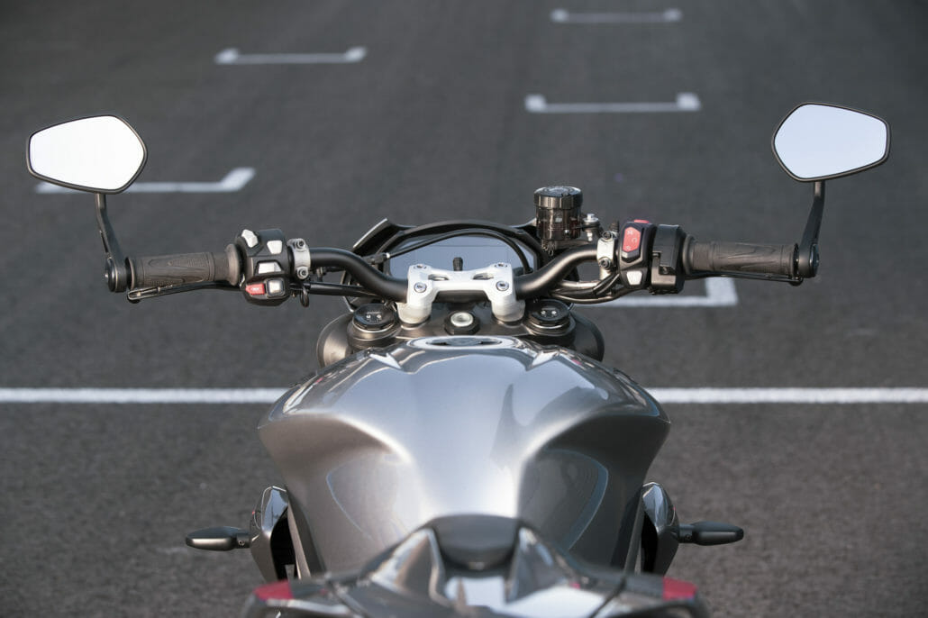 Triumph Street Triple RS (2020) 10 Triumph Street Triple RS Motorcycle News App Motorrad Nachrichten App MotorcyclesNews 20