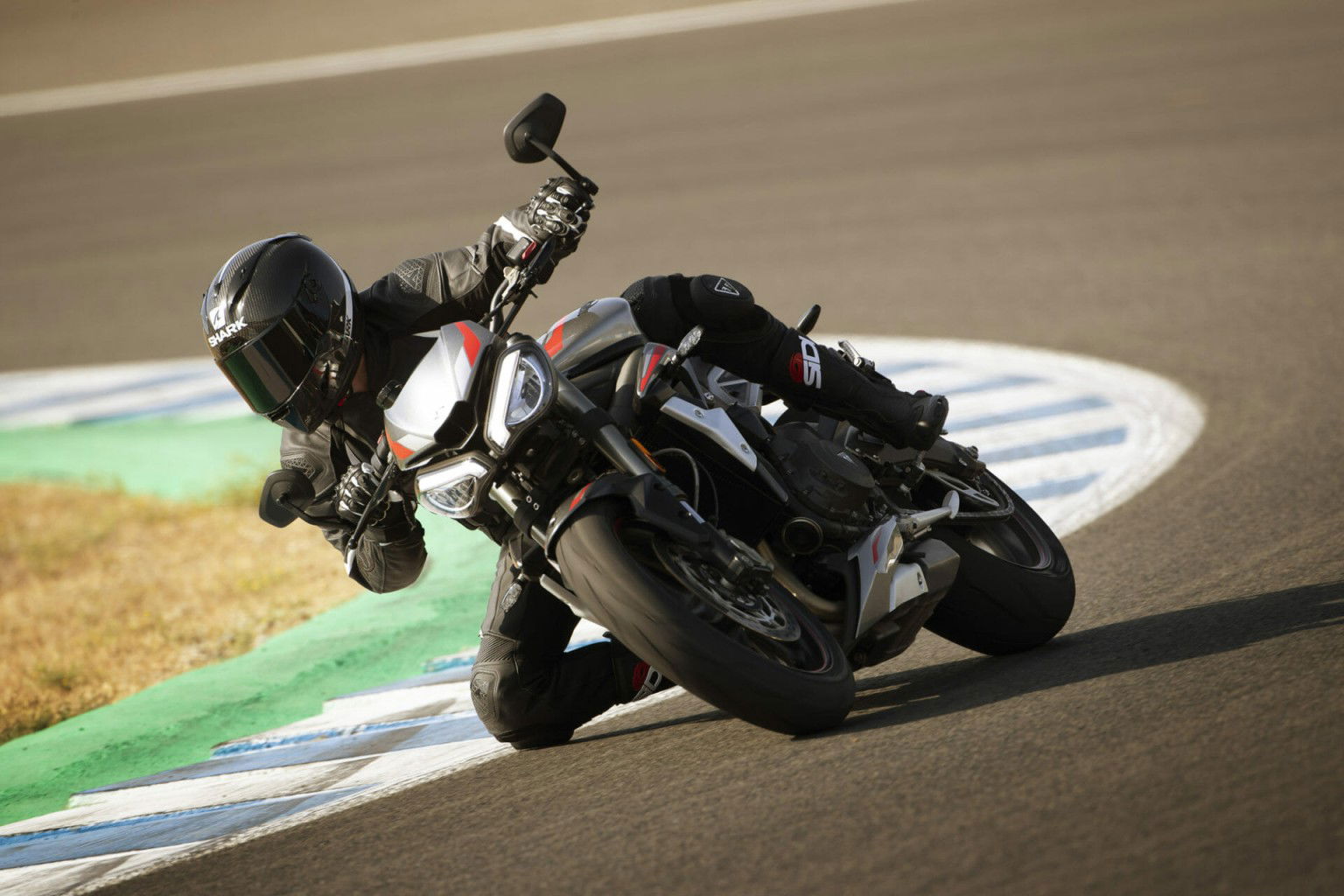 Triumph Street Triple RS (2020) Triumph Street Triple RS Motorcycle News App Motorrad Nachrichten App MotorcyclesNews 27