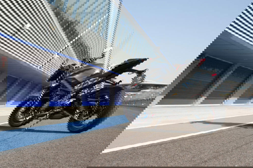 Triumph Street Triple RS (2020) 16 Triumph Street Triple RS Motorcycle News App Motorrad Nachrichten App MotorcyclesNews 39