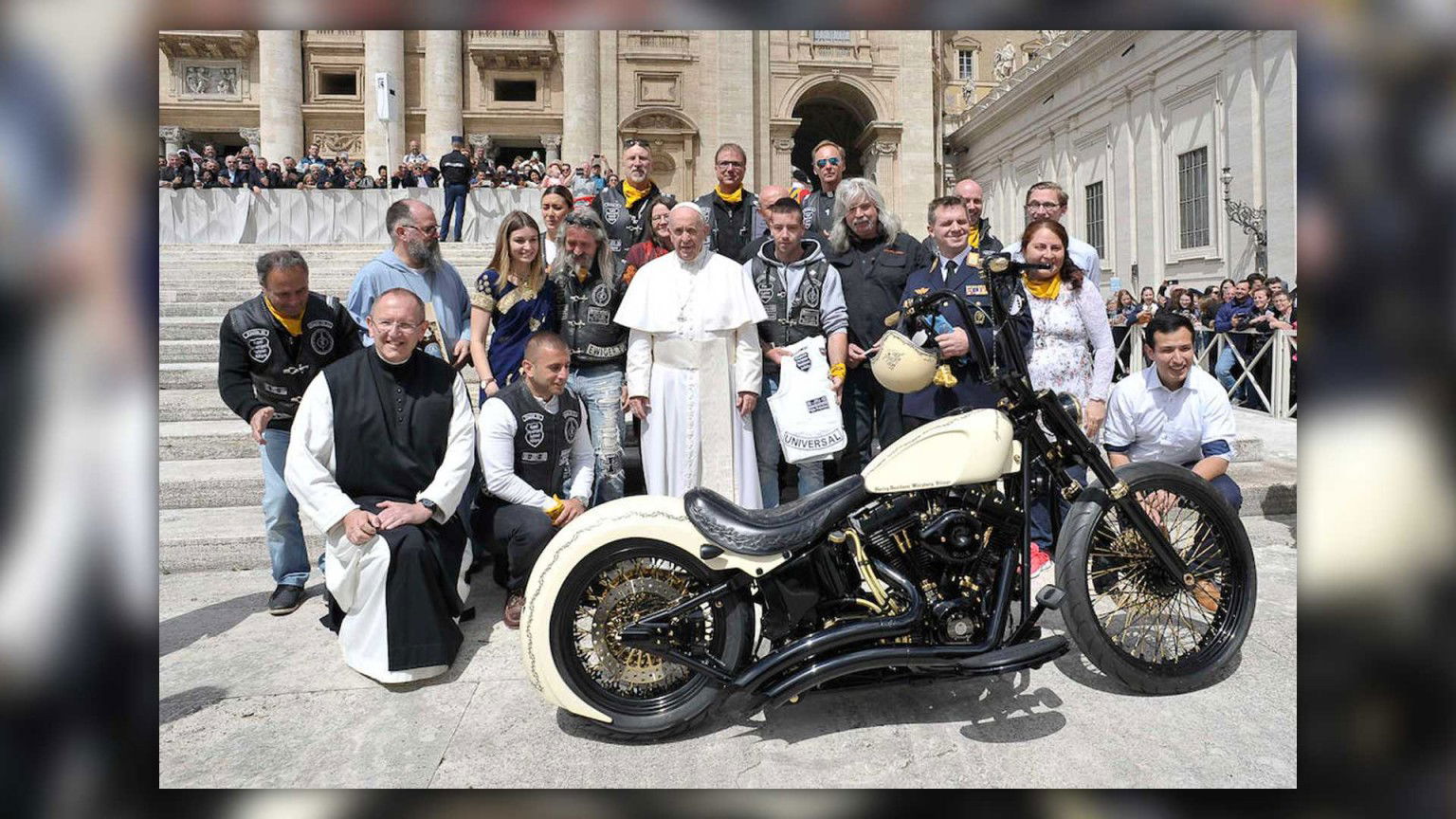 Harley Davidson of Pope will be auctioned papal harley white unique