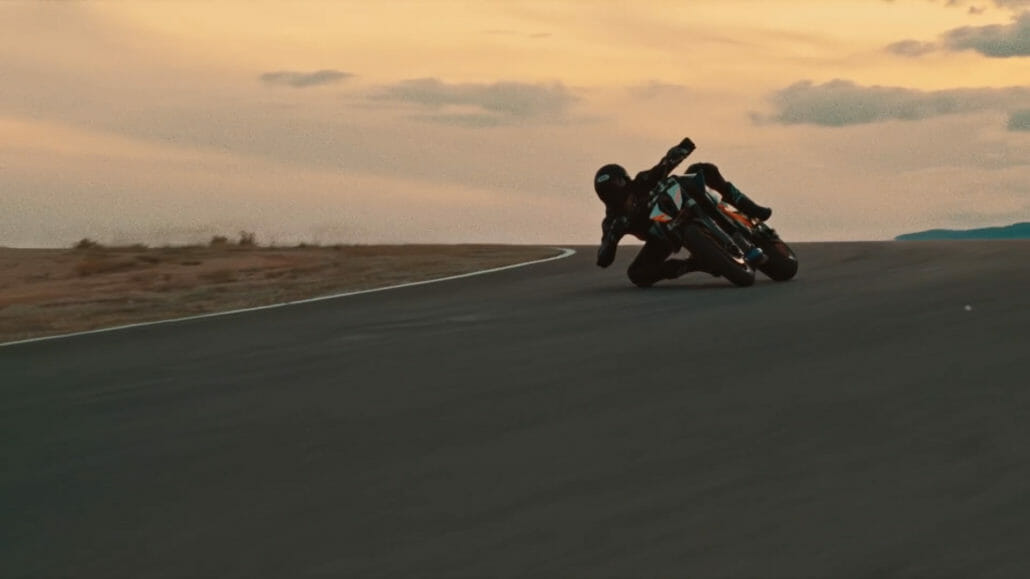 KTM 1290 Super Duke R – Prototyp 9 KTM 1260 Duke R Motorcycle News App Motorrad Nachrichten App MotorcyclesNews 32