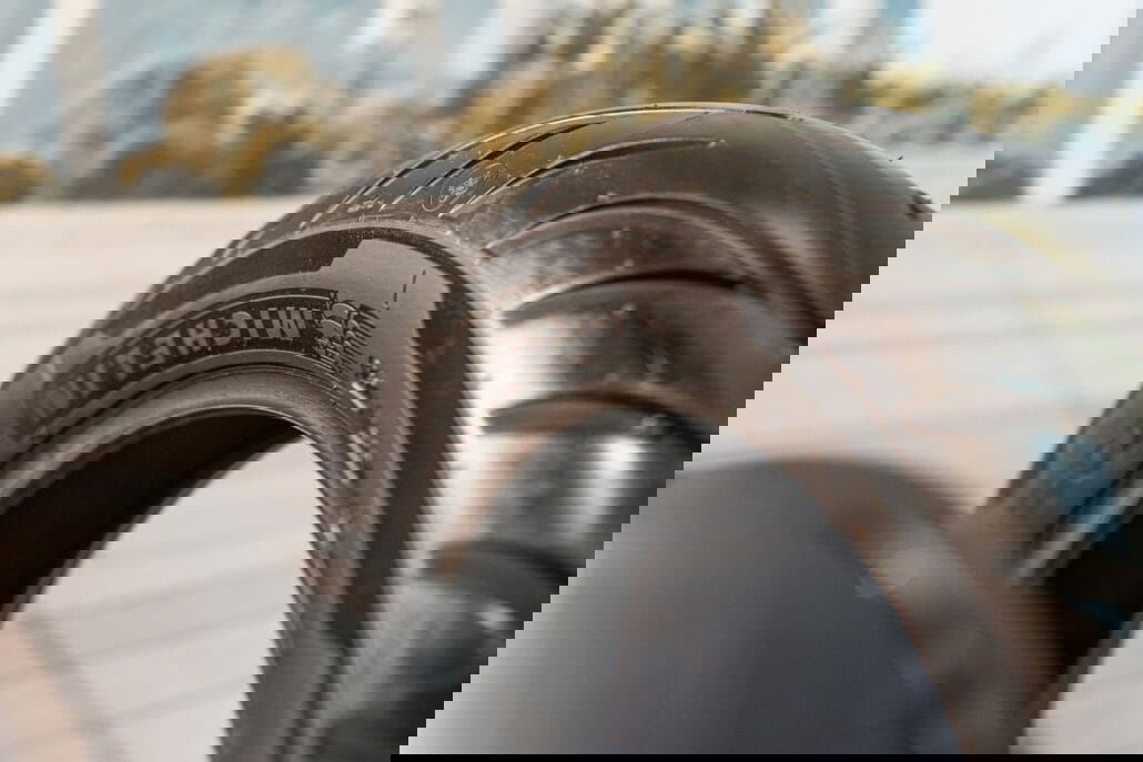 Neu entwickelter Cruiserreifen: Michelin Comander III 31 191129 P2R MI PIC Commander III Velvet Flank01