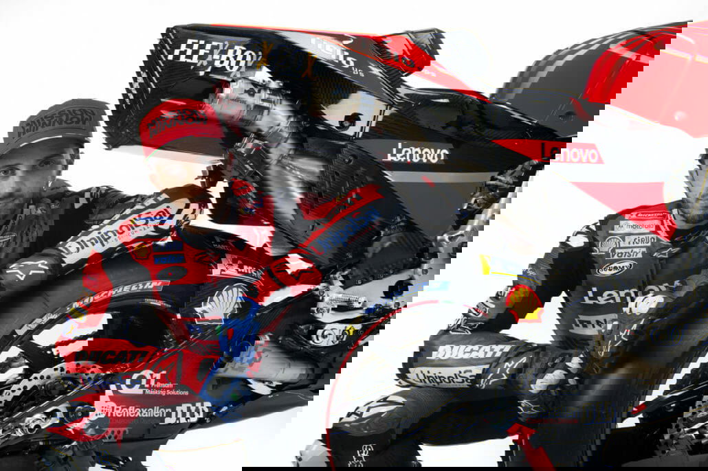 Andrea Dovizioso 6 UC143554 High