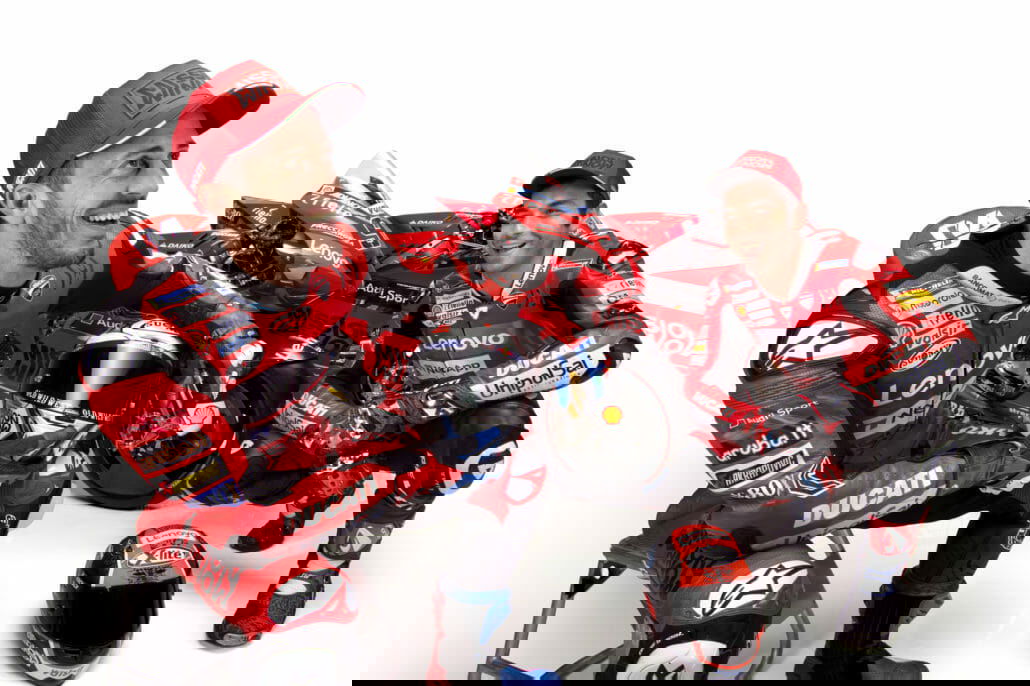 Dovizioso Petrucci and the Desmosedici GP 5 UC143616 High