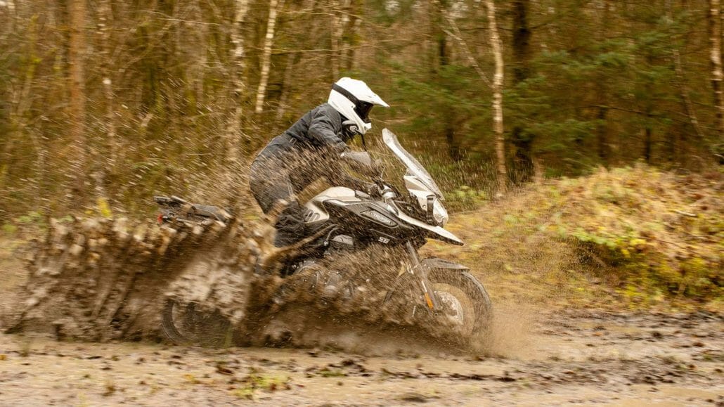 Special models of the Triumph Tiger 1200 47 Triumph Tiger 1200 Desert Edition MOTORCYCLE NEWS APP MOTORRAD NACHRICHTEN APP MotorcyclesNews 7