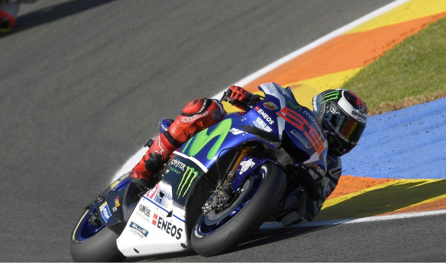 Jorge Lorenzo als Testfahrer für Yamaha Lorenzo Yamaha scaled e1583904583601