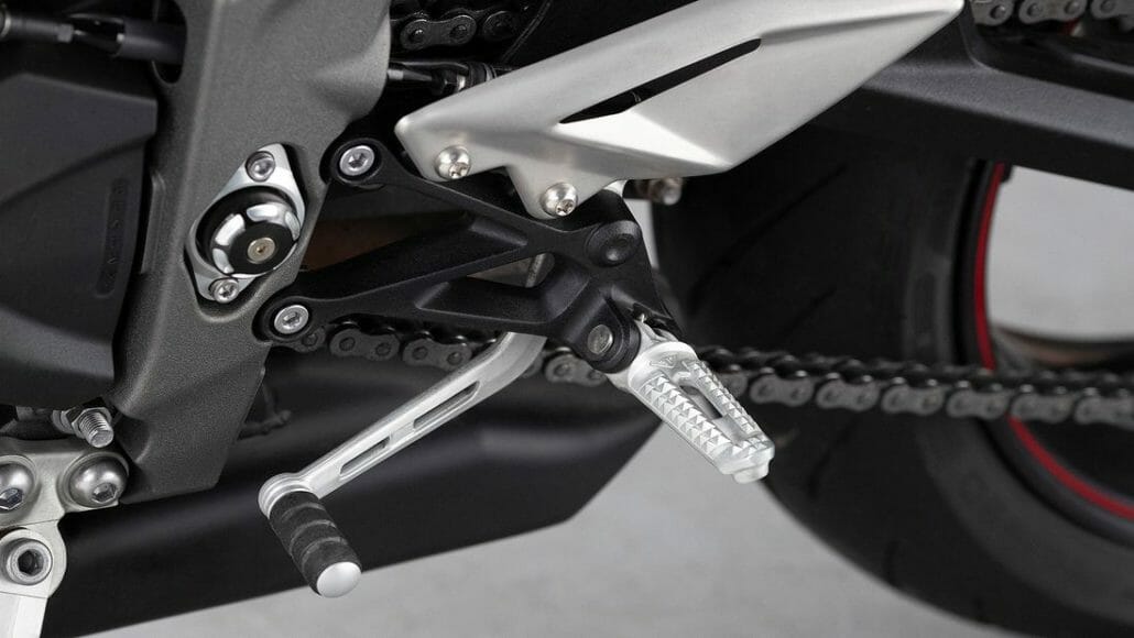 Triumph Street Triple R 2020 presented 41 Triumph Street Triple R MOTORCYCLE NEWS APP MOTORRAD NACHRICHTEN APP MotorcyclesNews 24