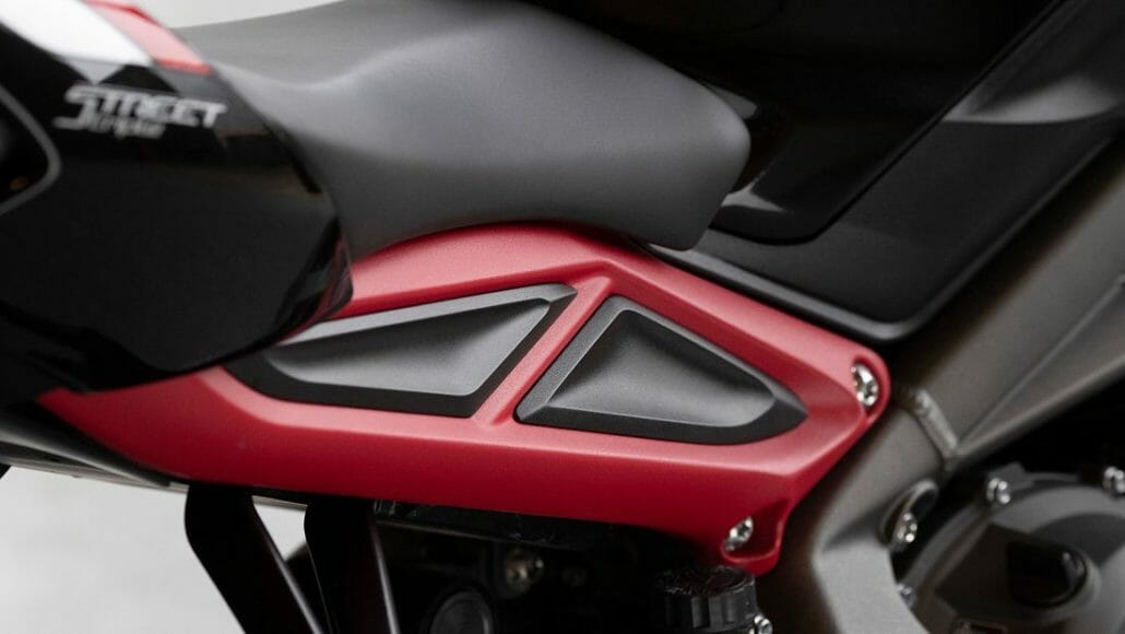 Triumph Street Triple R 2020 presented 48 Triumph Street Triple R MOTORCYCLE NEWS APP MOTORRAD NACHRICHTEN APP MotorcyclesNews 31