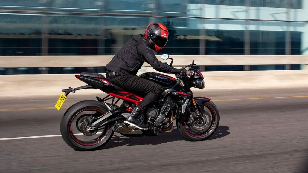 Triumph Street Triple R 2020 presented 54 Triumph Street Triple R MOTORCYCLE NEWS APP MOTORRAD NACHRICHTEN APP MotorcyclesNews 37