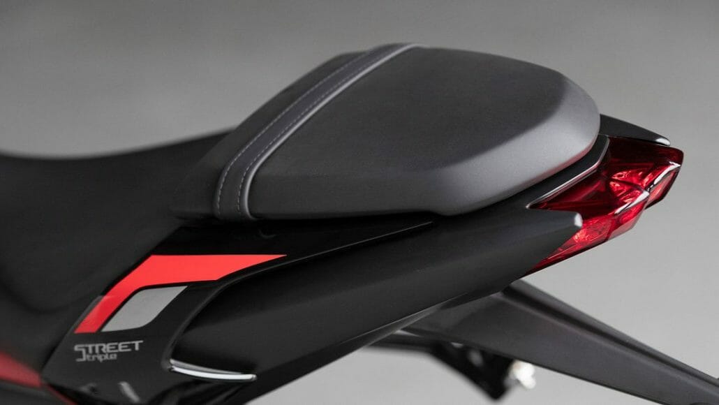 Triumph Street Triple R 2020 presented 56 Triumph Street Triple R MOTORCYCLE NEWS APP MOTORRAD NACHRICHTEN APP MotorcyclesNews 39