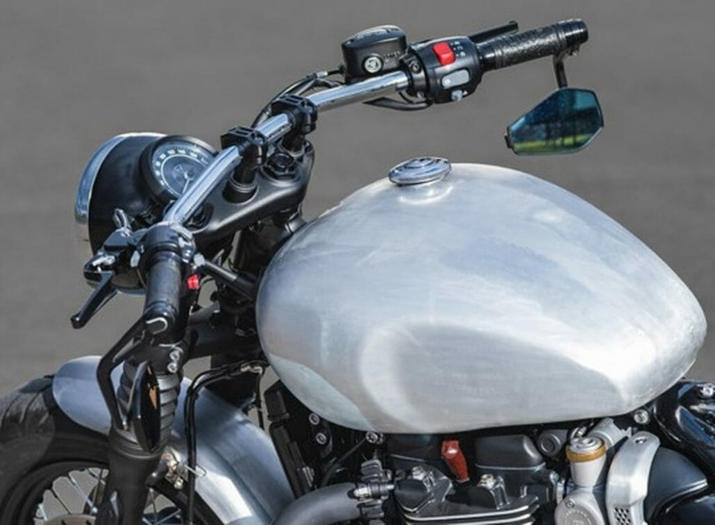 Triumph Zubehör Tank by Bigger Bobber 300dpi