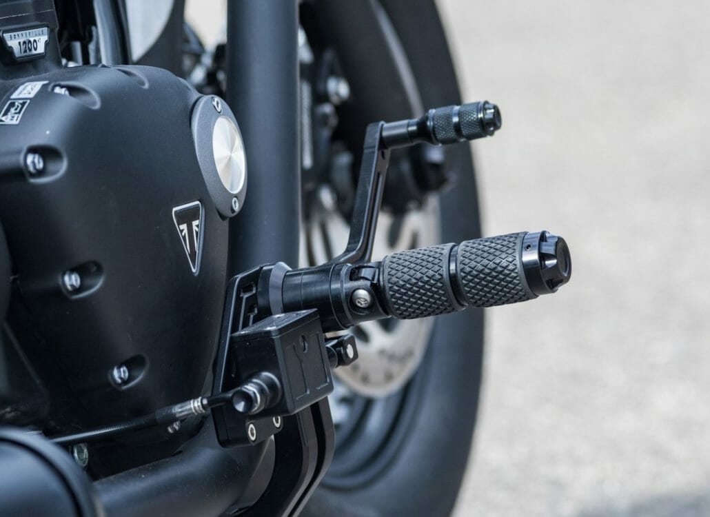 Vorverlegte Fußrastenanlage triumph Zuschnitt 300dpi