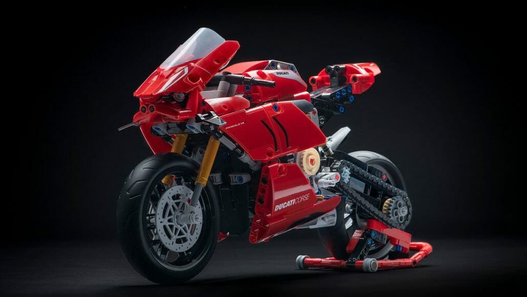 Ducati Panigale V4 R from Lego Lego Ducati Panigale V4 R MOTORCYCLE NEWS APP MOTORRAD NACHRICHTEN APP MotorcyclesNews 5