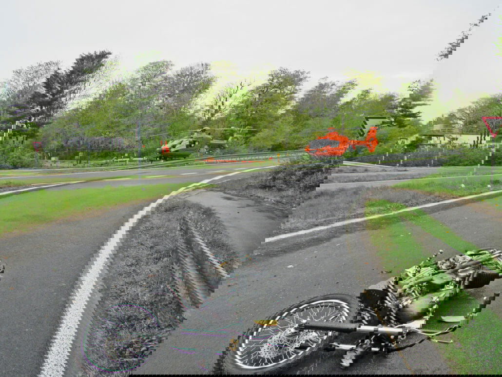 60-jähriger Harley-Fahrer erlag seinen schweren Kopf-Verletzungen 4 Unfallstelle2