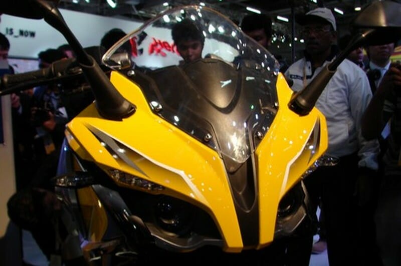Bajaj Pulsar RS400 4