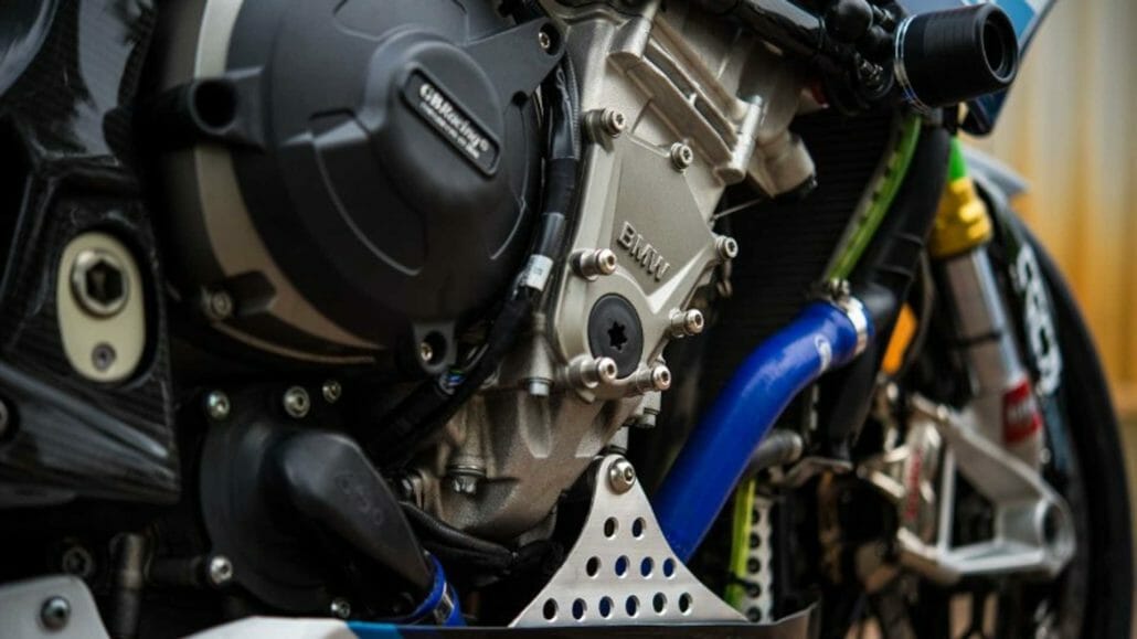 BMW S 1000 RR im Retro-Kleid 2 Crazy Garage Retro Racer 11 1