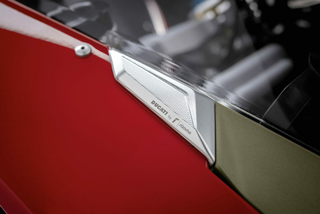 DUCATI PANIGALEV4 ACCESSORIES Mirror hole covers UC160042 Mid