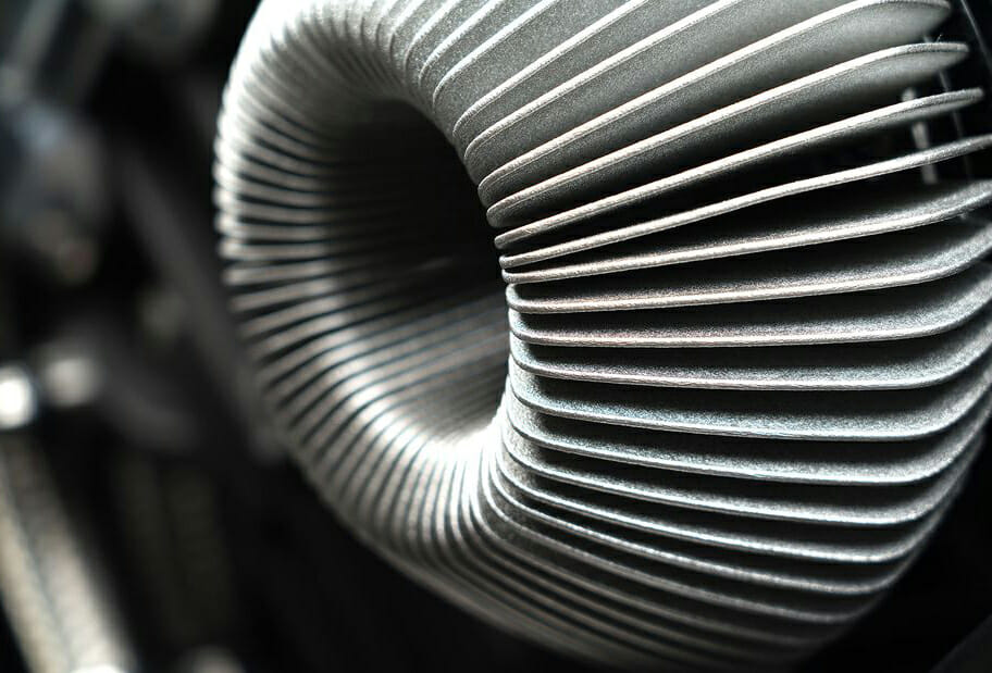 Aston Martin AMB 001 auf der Rennstrecke getestet 4 Aston Martin AMB 001 4