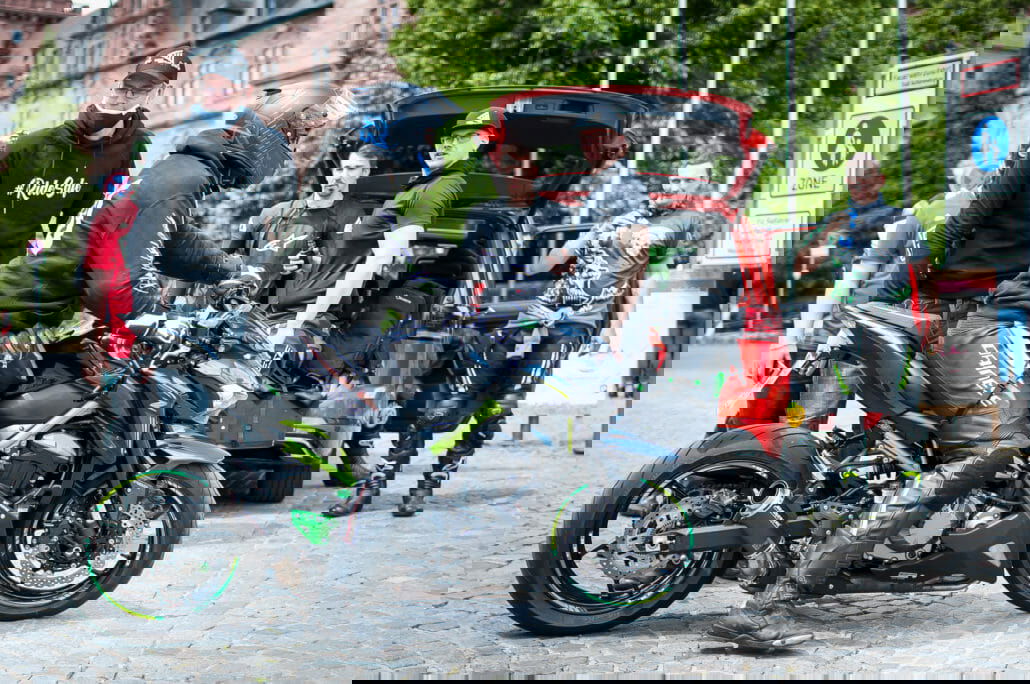 Über 1.000 Biker demonstrieren gegen ein Sonntagsfahrverbot 6 CurveWriter 06