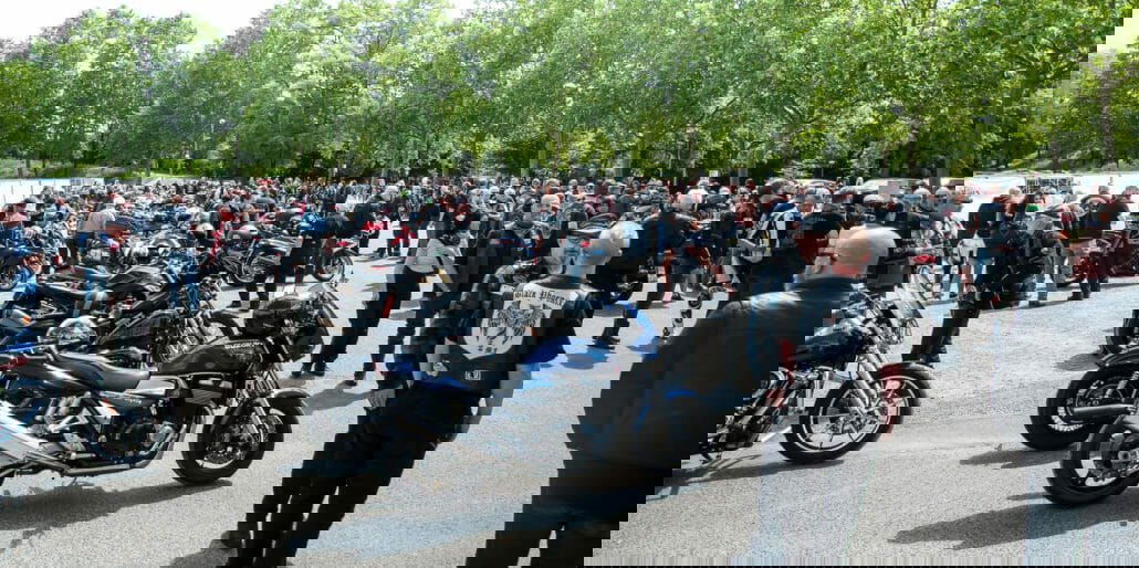 Über 1.000 Biker demonstrieren gegen ein Sonntagsfahrverbot 10 CurveWriter 10