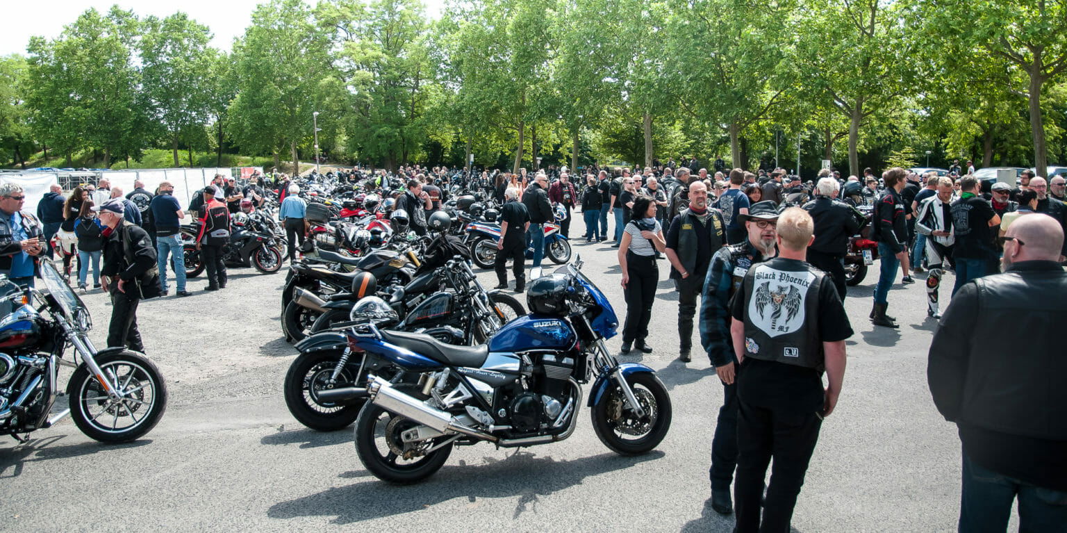 Weitere Demo gegen das Sonntagsfahrverbot in Aschaffenburg CurveWriter 10