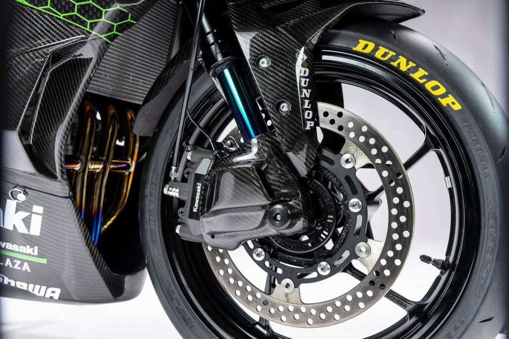 Kawasaki Ninja ZX-25R leistet gute 40 PS am Hinterrad 5 Kawasaki Ninja ZX 25R carbon fiber race bike 02 Kopie