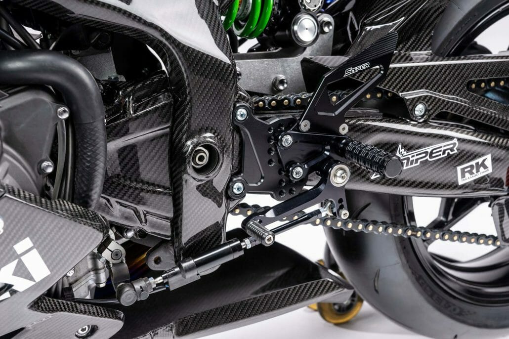 Kawasaki Ninja ZX-25R leistet gute 40 PS am Hinterrad 6 Kawasaki Ninja ZX 25R carbon fiber race bike 03 Kopie